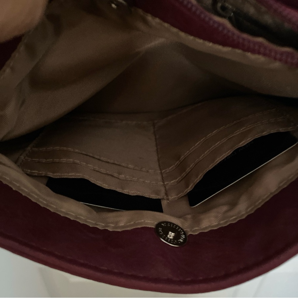 Elegant Burgundy Crossbody Bag - Picture 4 of 11